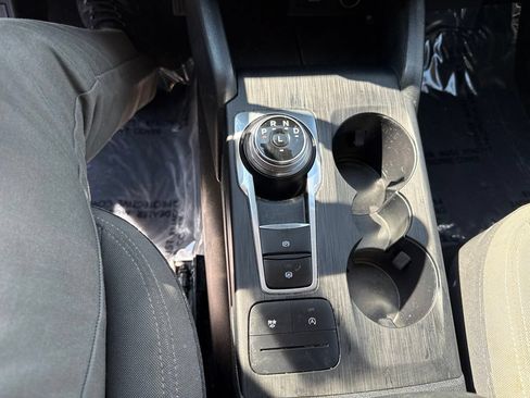 Used 2021 Ford Escape SE w/ SE Sport Appearance Package FWD image 17