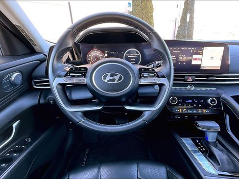 Used 2024 Hyundai Elantra Limited image 6