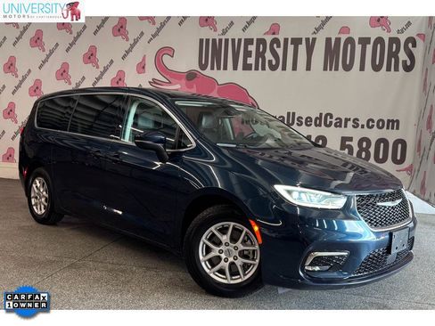 Used 2023 Chrysler Pacifica Touring-L FWD image 1