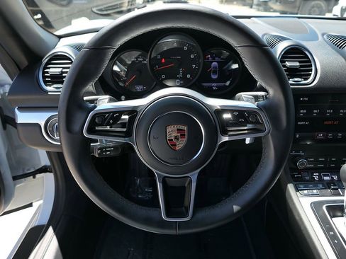 Used 2024 Porsche 718 Boxster RWD image 17