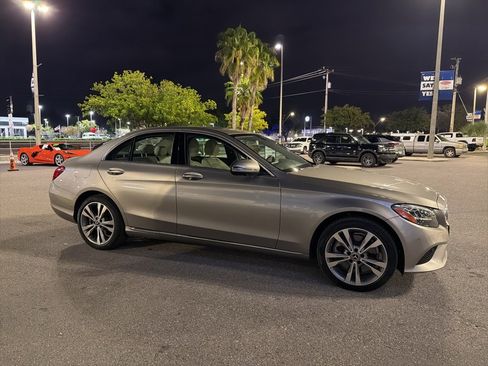 Used 2019 Mercedes-Benz C 300 4MATIC Sedan image 2