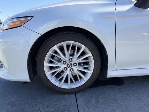 Used 2020 Toyota Camry XLE image 4