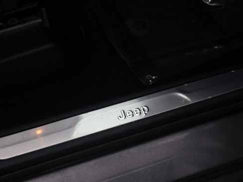 Used 2018 Jeep Grand Cherokee Limited AWD/4WD image 39