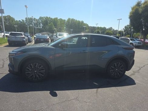 Used 2026 Toyota C-HR AWD/4WD image 5
