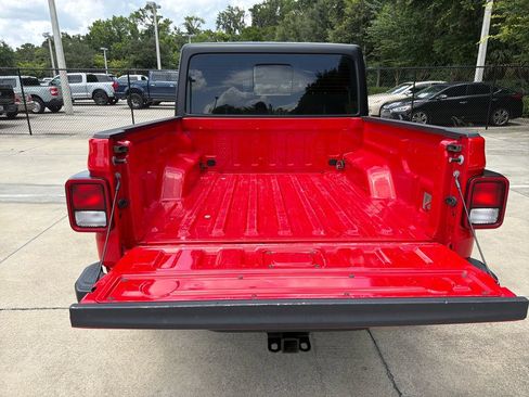 Used 2023 Jeep Gladiator Sport AWD/4WD image 28