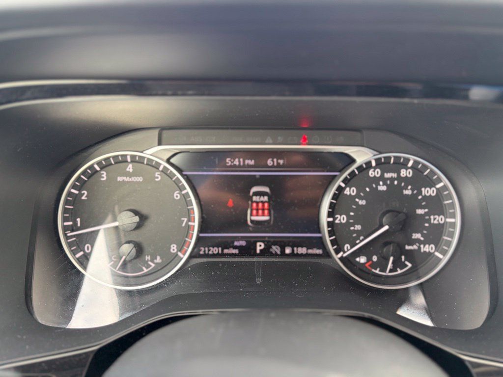 Used 2025 Nissan Pathfinder SV AWD/4WD image 34