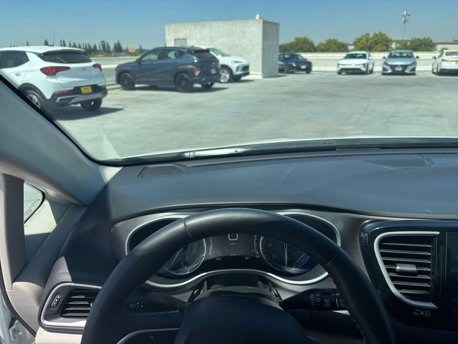 Used 2024 Chrysler Pacifica Touring-L FWD image 35