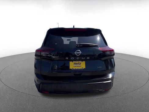 Used 2025 Nissan Rogue SV AWD/4WD image 12