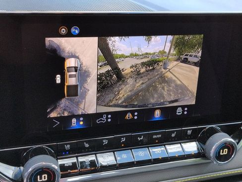 New 2026 Chevrolet Colorado ZR2 w/ Technology Package image 17