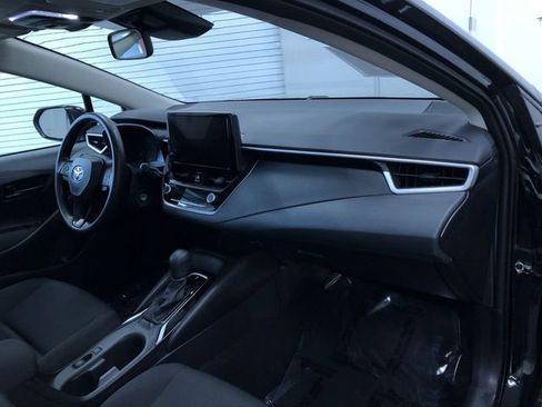 Used 2025 Toyota Corolla LE image 24