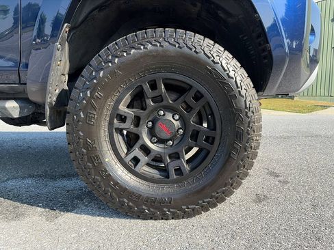 Used 2019 Toyota 4Runner TRD Off-Road Premium AWD/4WD image 28