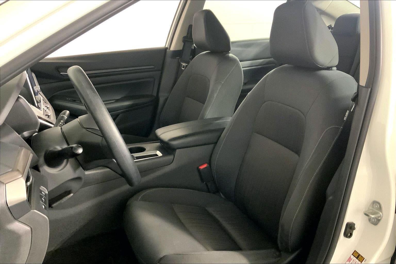Used 2025 Nissan Altima 2.5 SV FWD image 16