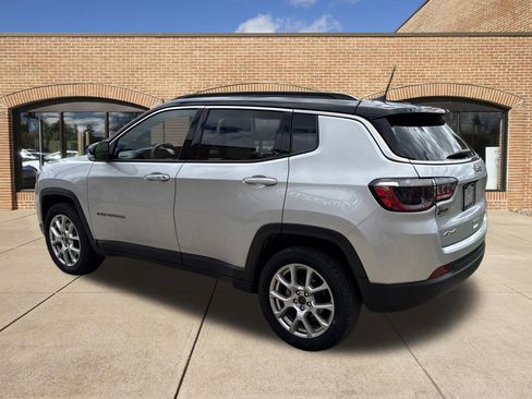 Used 2025 Jeep Compass Limited AWD/4WD image 24