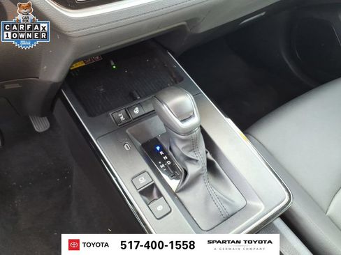 Used 2026 Toyota Corolla Cross XLE AWD/4WD image 21