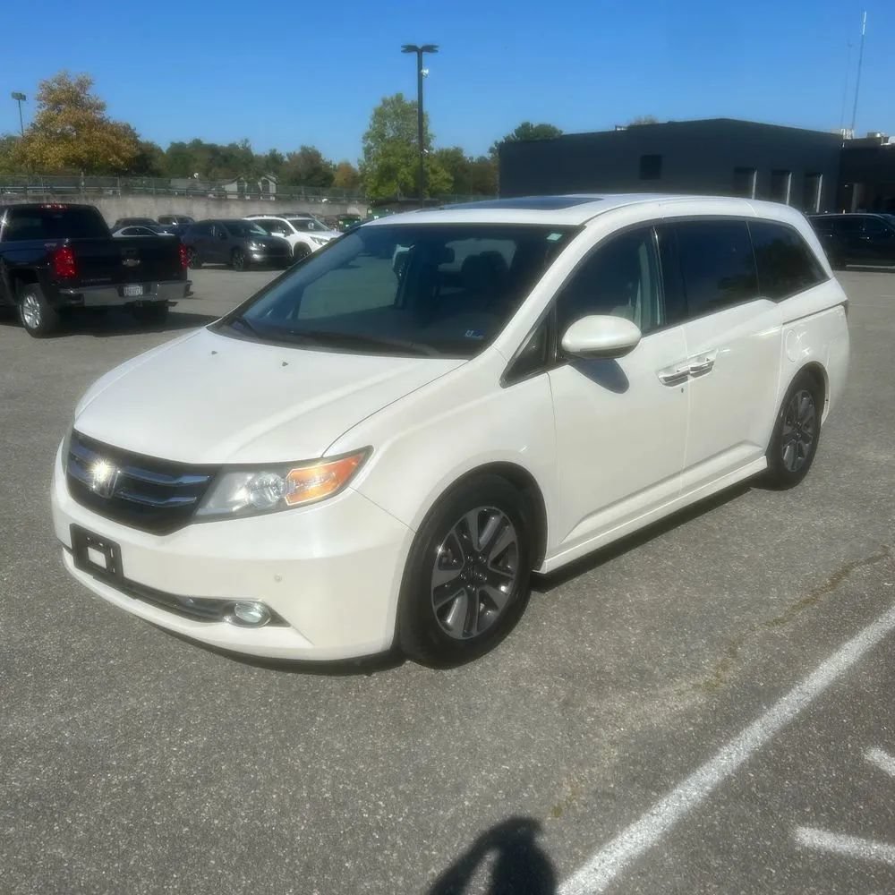 Used 2014 Honda Odyssey Touring image 1