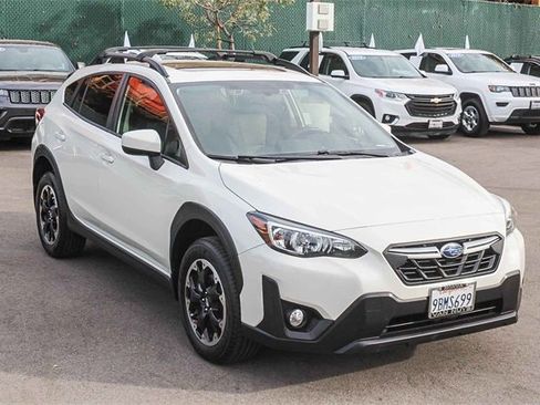 Used 2022 Subaru Crosstrek 2.0i Premium w/ Moonroof Package image 3