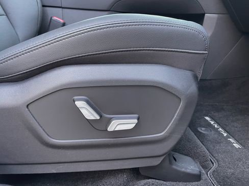 Used 2025 Hyundai Santa Fe Limited image 27