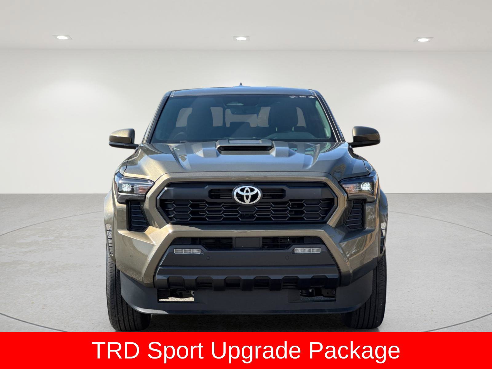 Used 2025 Toyota Tacoma TRD Sport w/ TRD Sport Upgrade Package AWD/4WD image 9