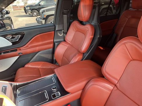 Used 2025 Lincoln Aviator Reserve w/ Luxury Package image 12