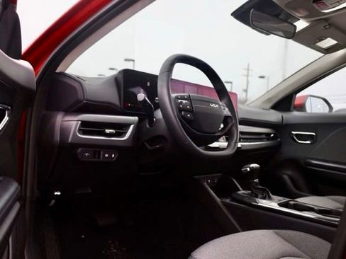 Certified 2025 Kia K4 EX image 9