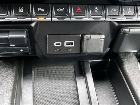 Used 2022 GMC Sierra 2500 Denali w/ Denali Ultimate Package image 24