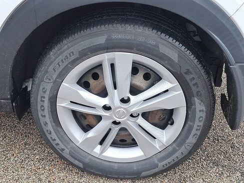 Used 2019 Nissan Kicks S image 31