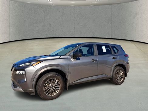 Used 2023 Nissan Rogue S image 9