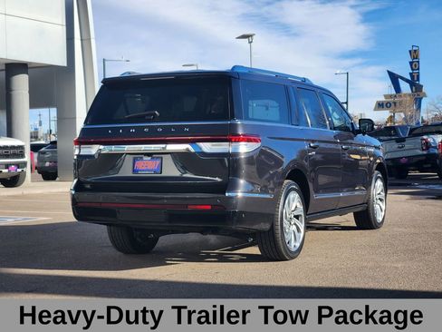 Used 2024 Lincoln Navigator L Reserve image 5