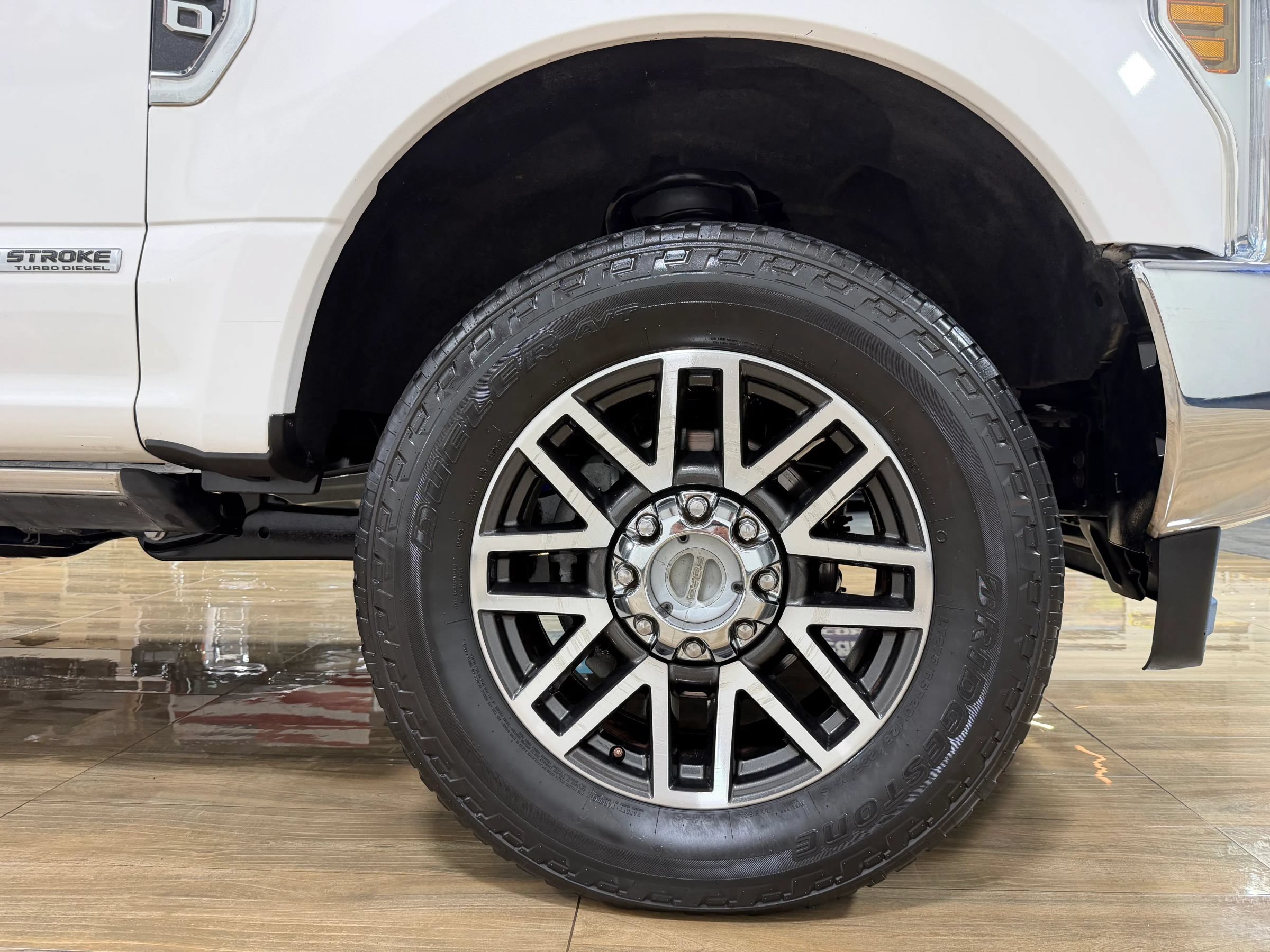 Used 2018 Ford F250 Lariat w/ Lariat Ultimate Package AWD/4WD image 5