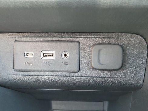 Used 2023 Buick Encore GX Select w/ Sport Touring Package FWD image 28