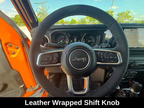 New 2025 Jeep Wrangler Unlimited Sahara AWD/4WD image 21