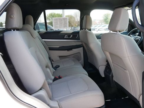 Certified 2018 Ford Explorer XLT AWD/4WD image 12