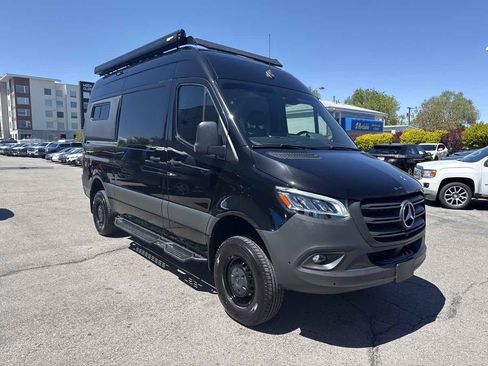 Used 2022 Mercedes-Benz Sprinter 2500 image 4