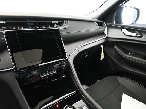 New 2025 Jeep Grand Cherokee L Altitude image 24