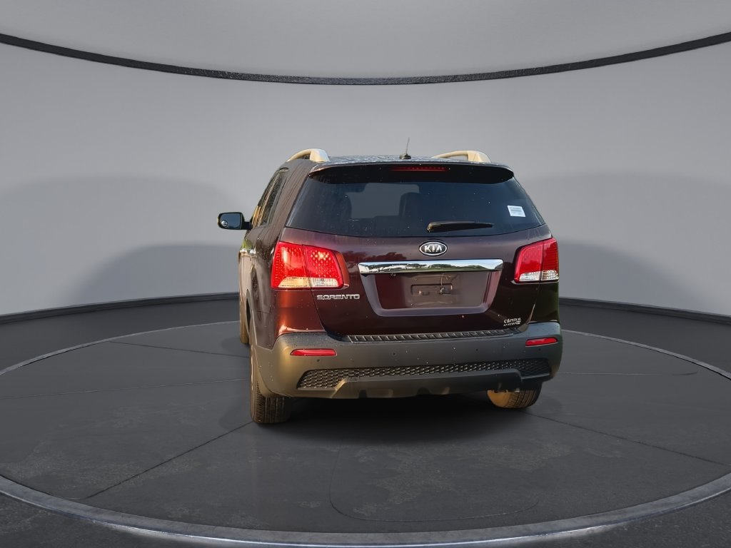 Used 2013 Kia Sorento LX w/ Convenience Pkg FWD image 7