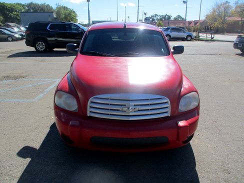 Used 2011 Chevrolet HHR LS image 3