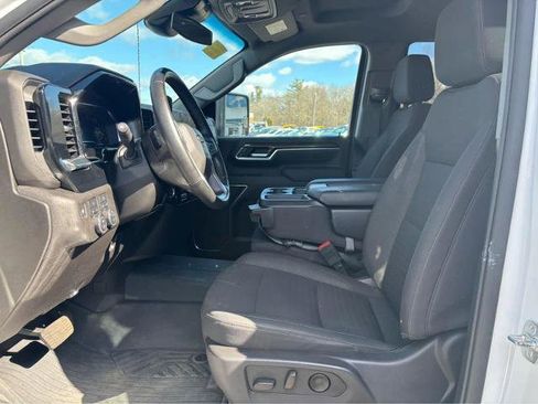 Used 2025 Chevrolet Silverado 2500 LT AWD/4WD image 16