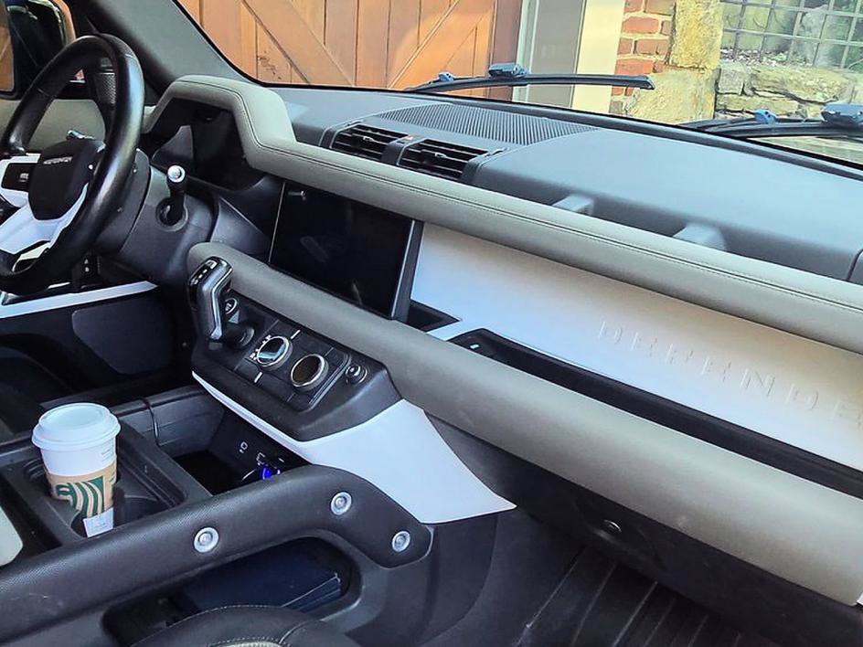 Used 2021 Land Rover Defender 90 X-Dynamic S AWD/4WD image 9