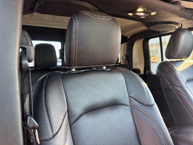 Used 2020 Jeep Gladiator Overland w/ Uconnect 4C Nav & Sound Group AWD/4WD image 29