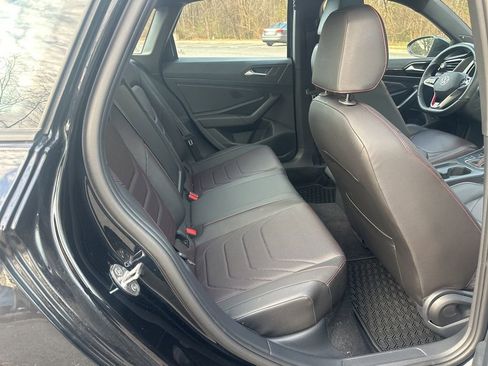 Used 2024 Volkswagen Jetta GLI Autobahn w/ GLI Black Package image 10