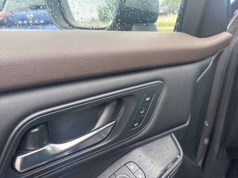 Used 2023 Nissan Rogue SL w/ SL Premium Package image 11