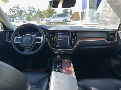 Certified 2023 Volvo XC60 B5 Plus image 17