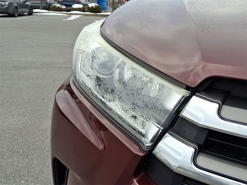 Used 2019 Toyota Highlander Limited image 12