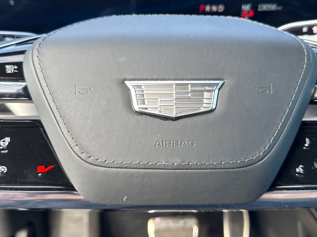 Used 2026 Cadillac Vistiq Platinum w/ LPO, Floor Liner Package AWD/4WD image 10
