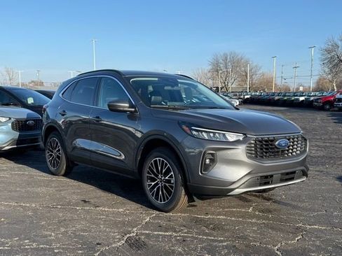 New 2026 Ford Escape SE image 2