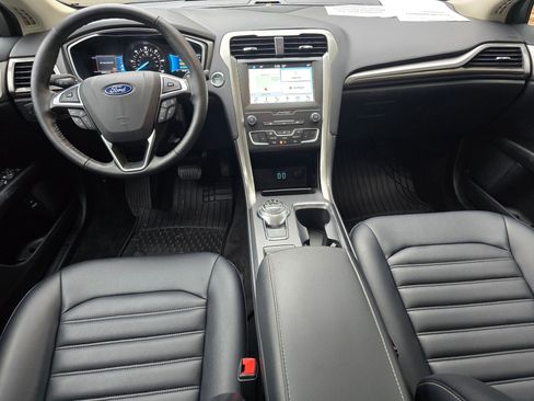 Used 2019 Ford Fusion SEL image 18