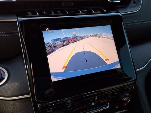 New 2025 Jeep Grand Cherokee L Altitude image 8