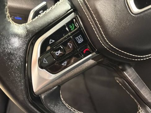 Used 2023 Jeep Grand Cherokee Overland w/ Advanced Protech Group III AWD/4WD image 18