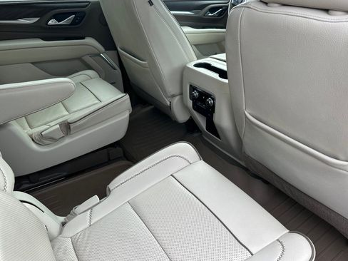 Used 2021 GMC Yukon Denali w/ Denali Premium Package image 19