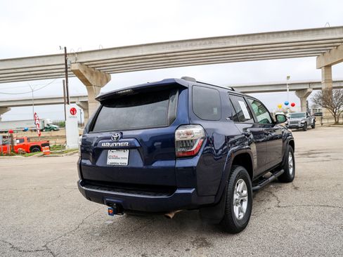 Used 2022 Toyota 4Runner SR5 Premium w/ Moonroof Package image 7